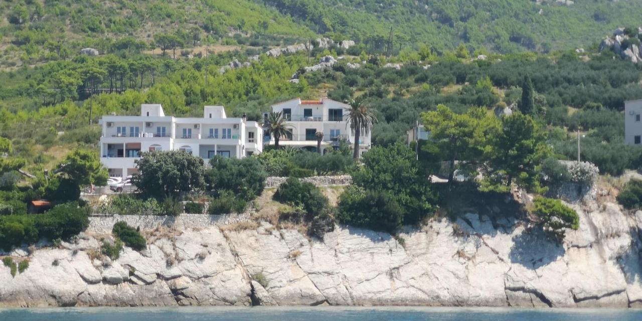 Apartments Tri Palme Baška Voda Eksteriør bilde