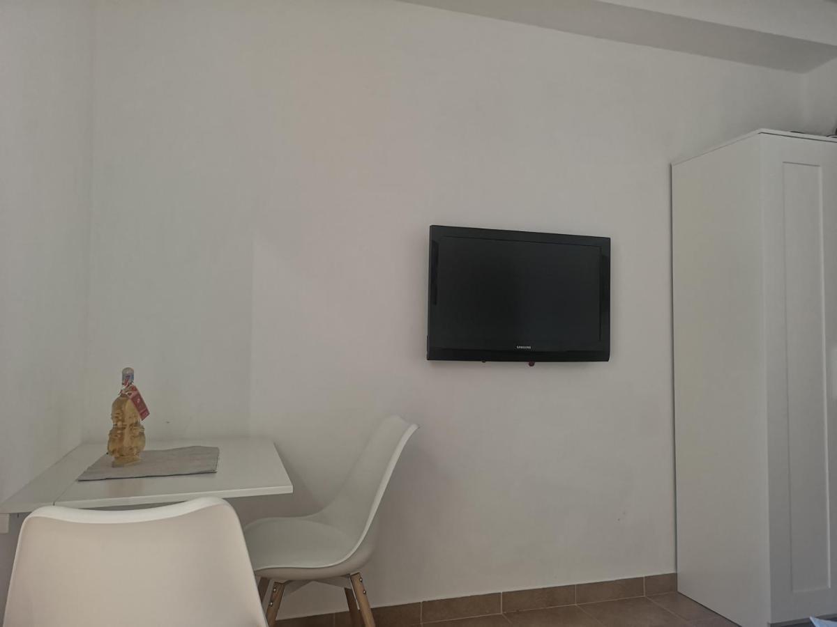 Apartments Tri Palme Baška Voda Eksteriør bilde