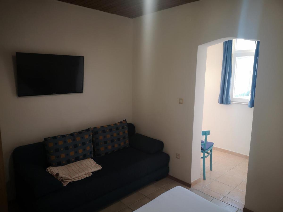 Apartments Tri Palme Baška Voda Eksteriør bilde