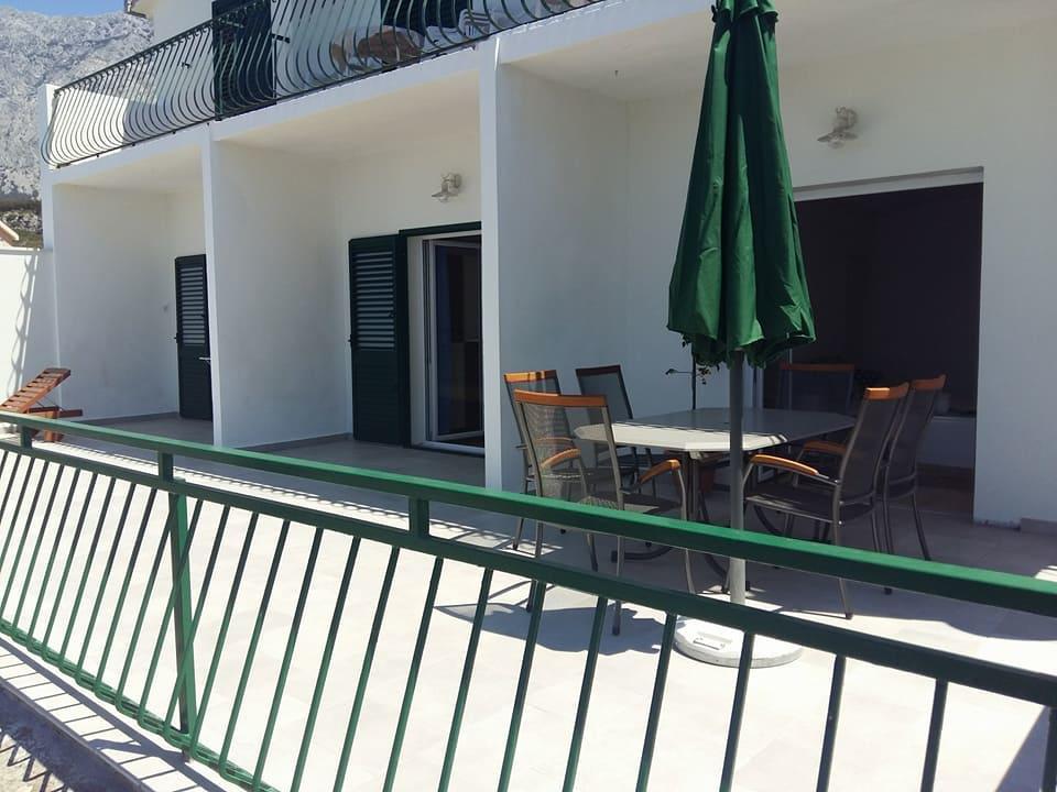 Apartments Tri Palme Baška Voda Eksteriør bilde